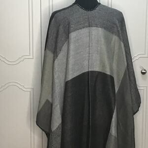 NWT HARVE BERNARD Black & Gray Wrap - One Size